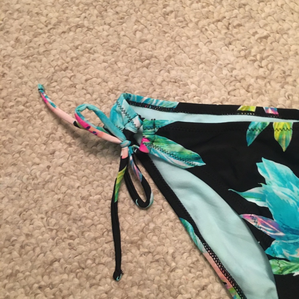 Raisins size medium bathing suit bottom nwot - Picture 3 of 7
